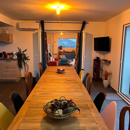 En Famille Ou Amis Avec La *